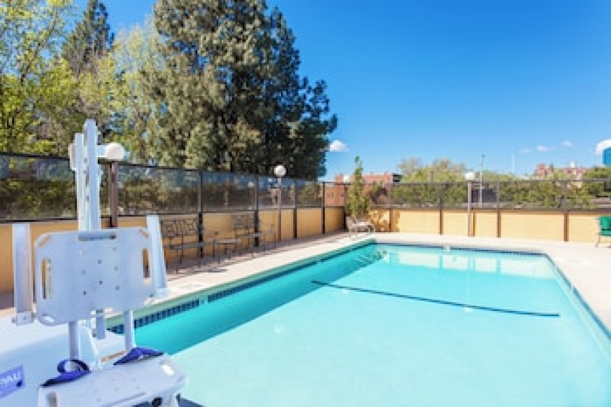 HOLIDAY INN SACRAMENTO DOWNTOWN-ARENA