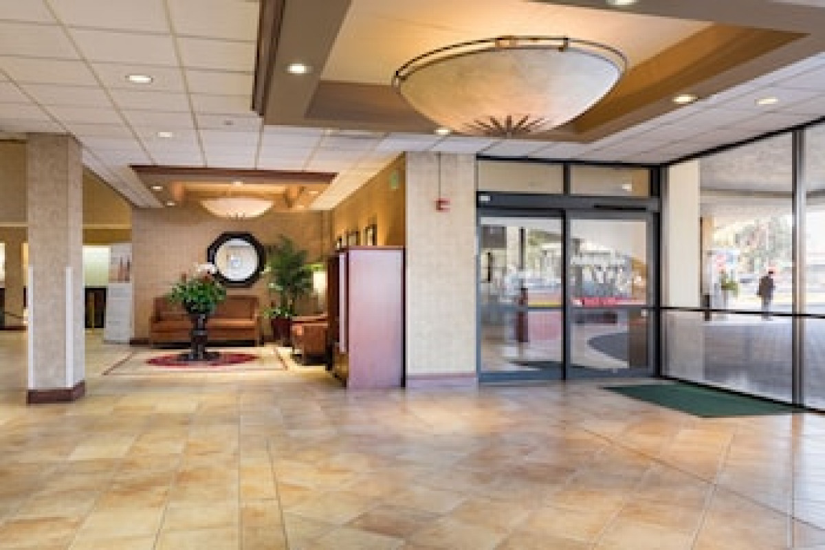 HOLIDAY INN SACRAMENTO DOWNTOWN-ARENA