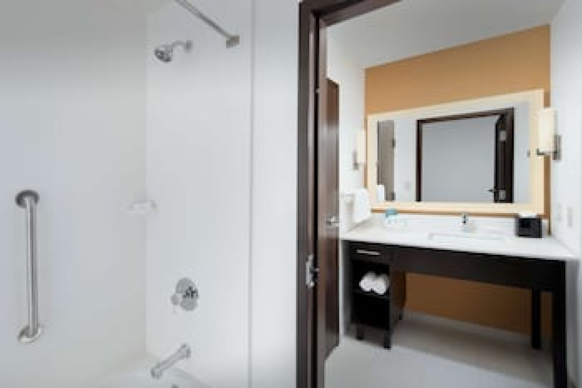HOMEWOOD SUITES BY HILTON KANSAS CITY SPEEDWAY