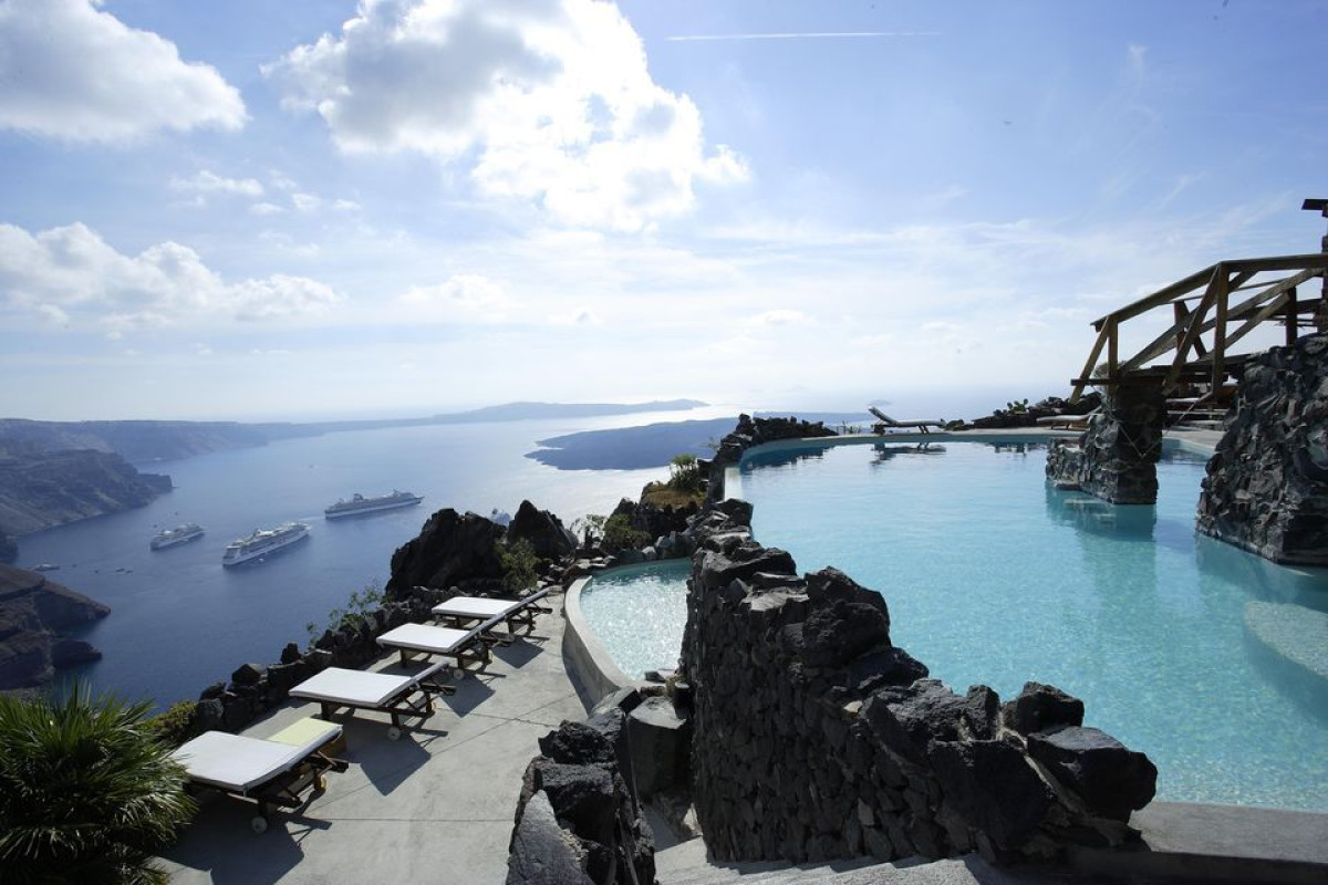 Honeymoon Petra Villas Santorini