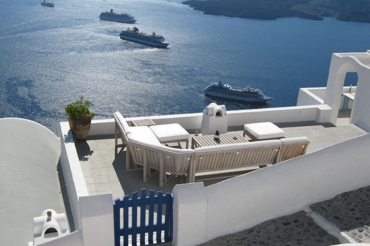 Honeymoon Petra Villas Santorini