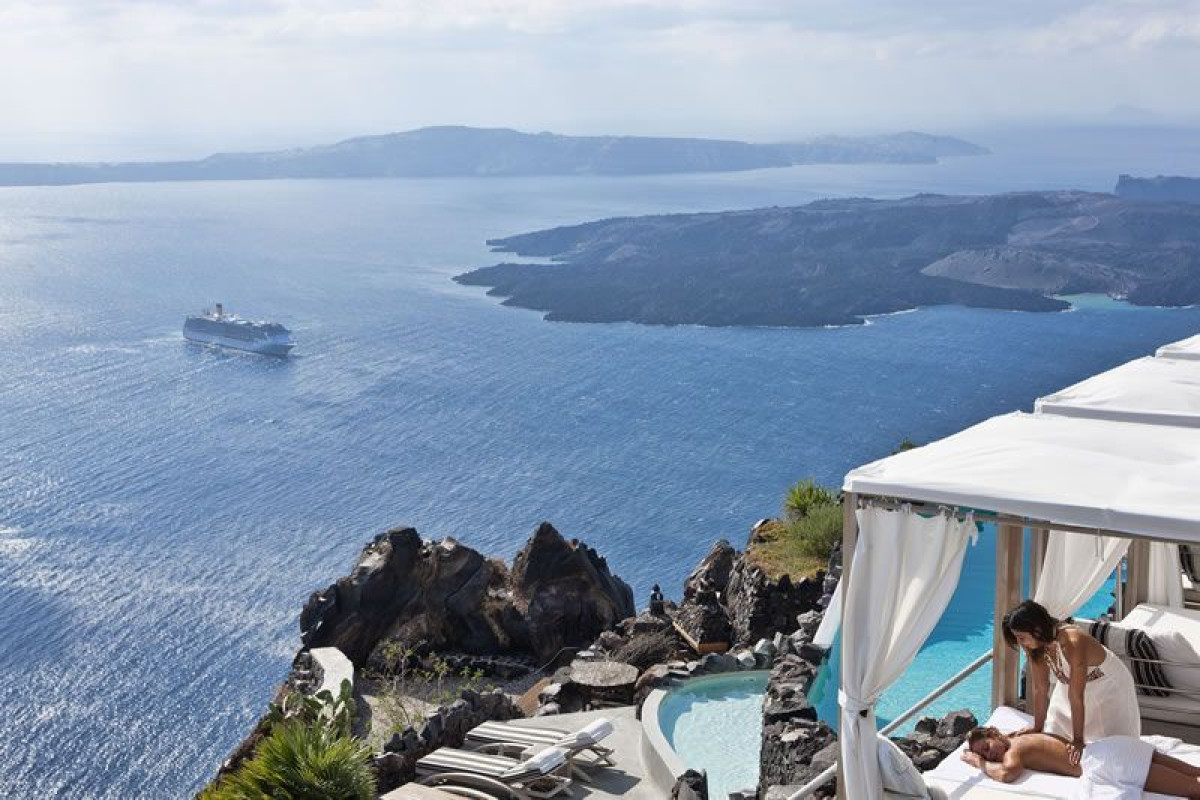 Honeymoon Petra Villas Santorini