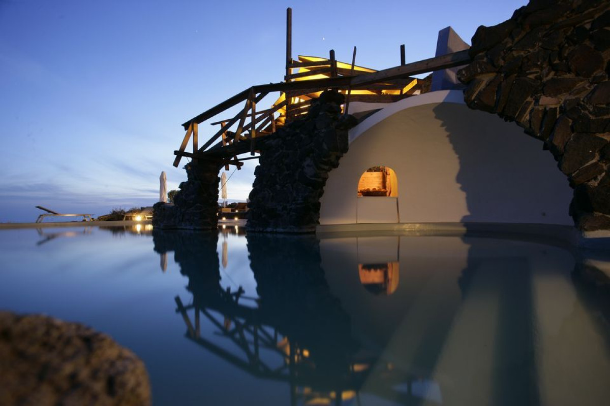 Honeymoon Petra Villas Santorini