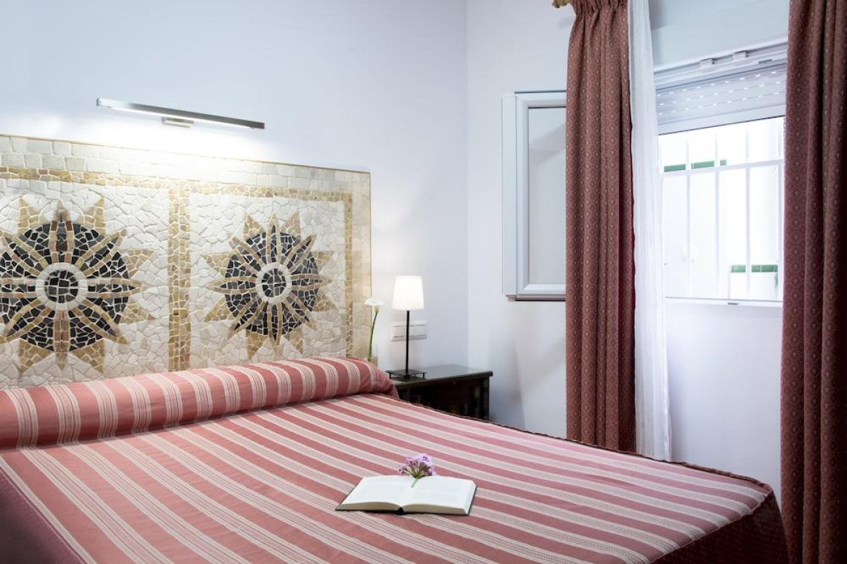 HOSTAL ALHAMBRA