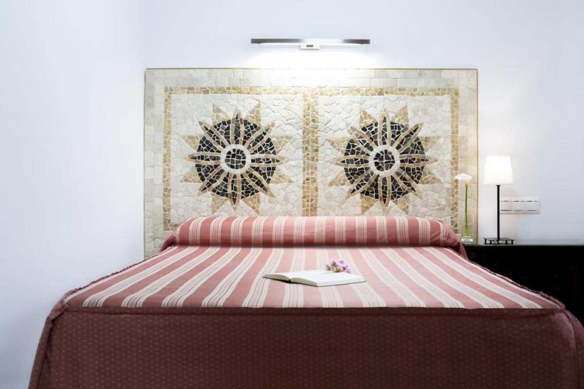 HOSTAL ALHAMBRA