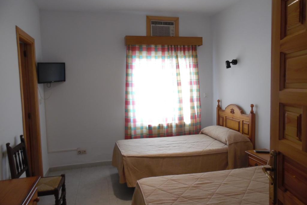 Hostal Arias