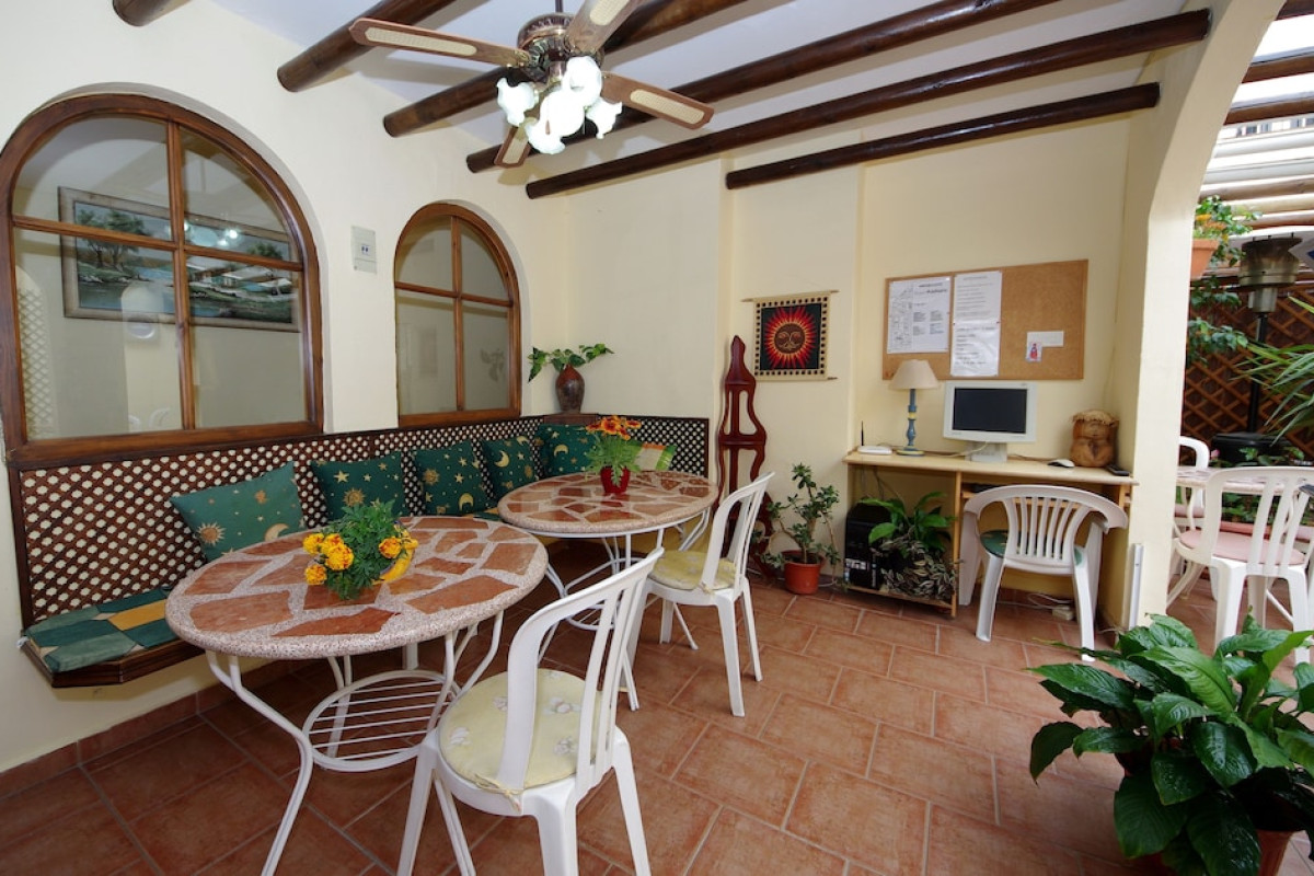 HOSTAL AZAHARA