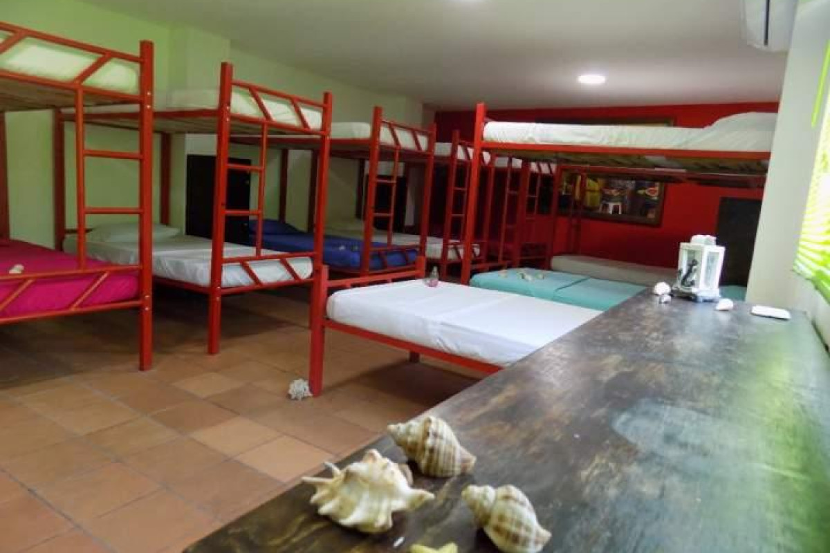 Hostal Caracoles