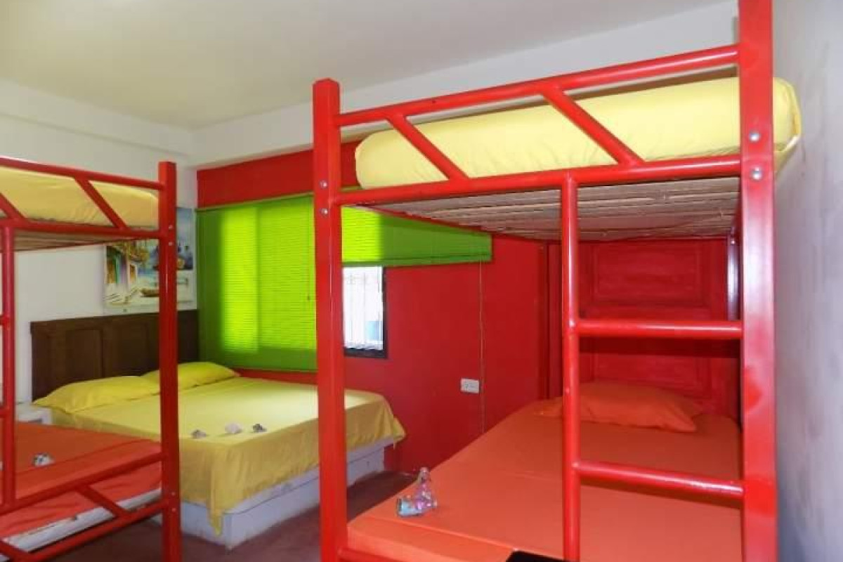 Hostal Caracoles