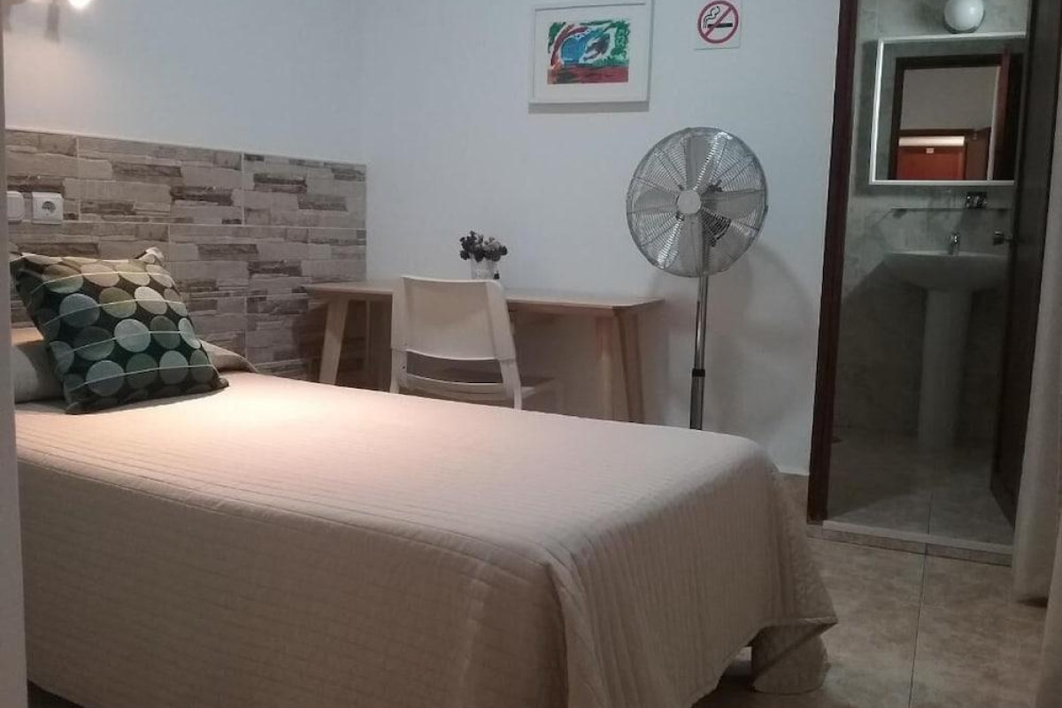 Hostal Residencia Cardona