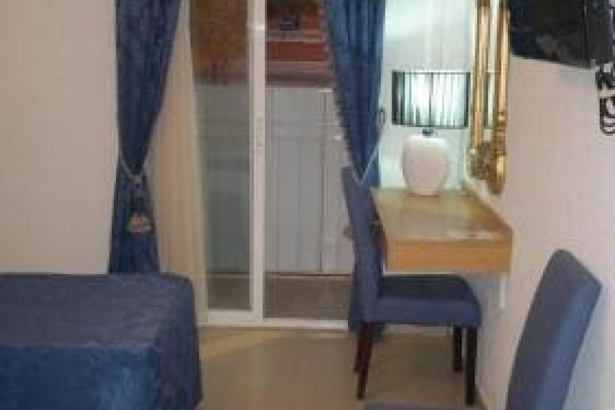 Hostal Residencial Rr