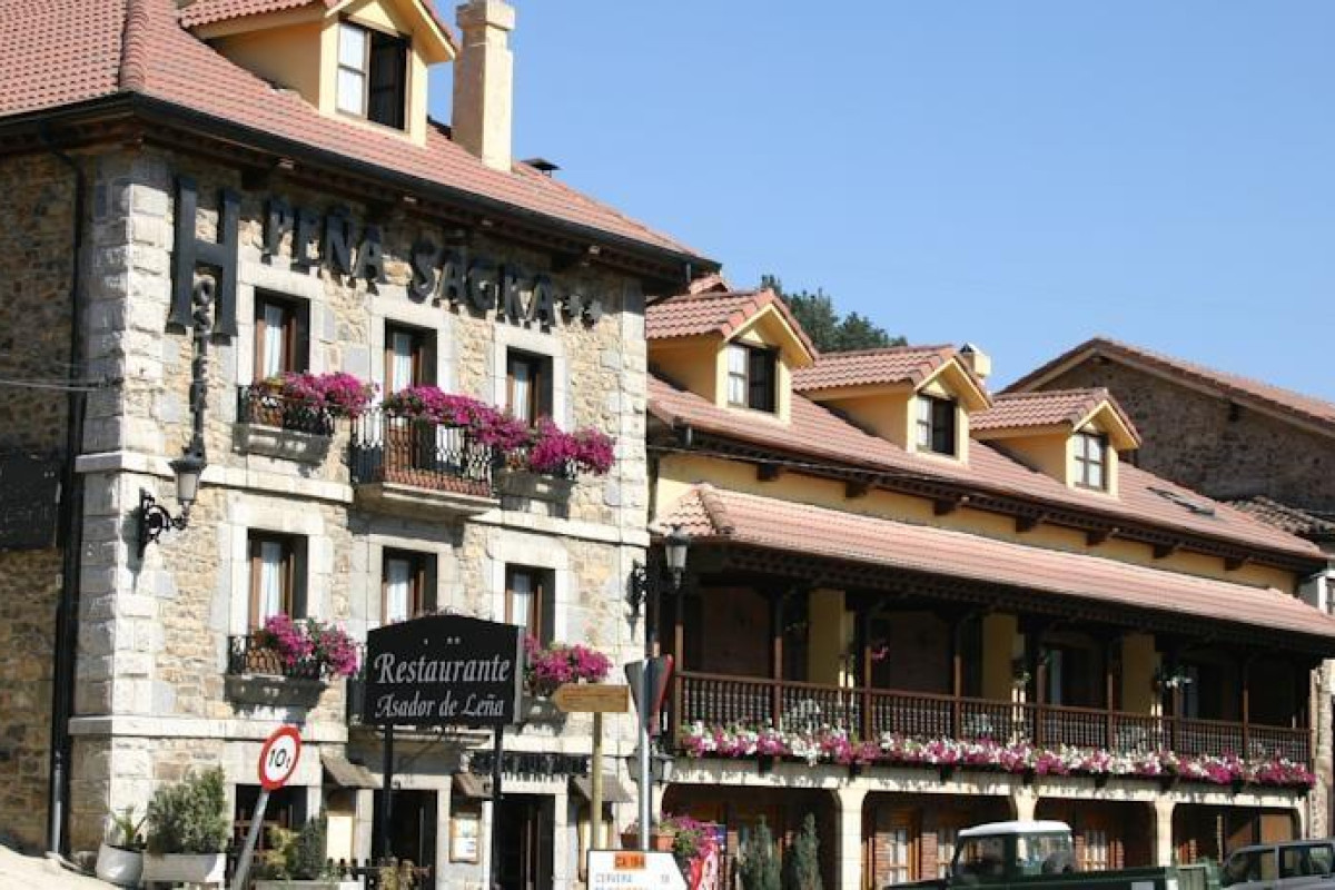 Hosteria Peña Sagra