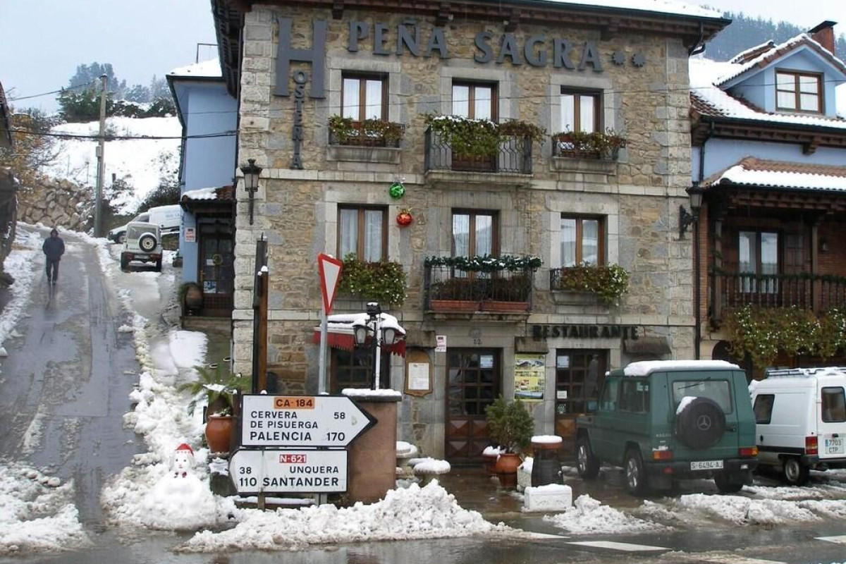 Hosteria Peña Sagra