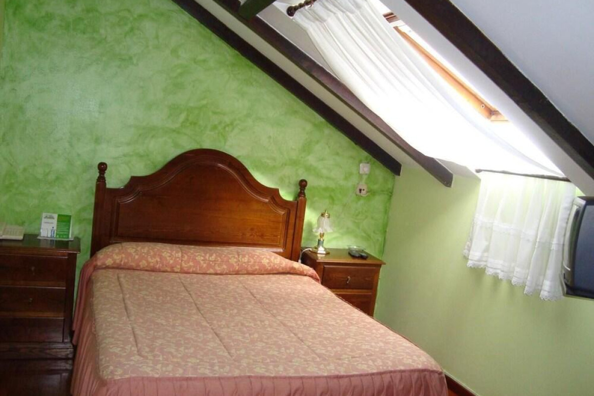 Hosteria Peña Sagra