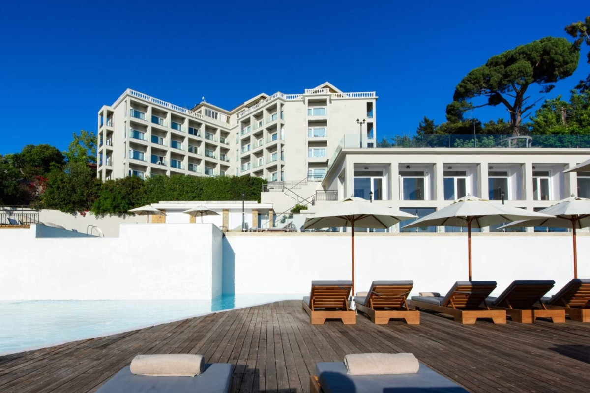 ROYAL GRAND HOTEL