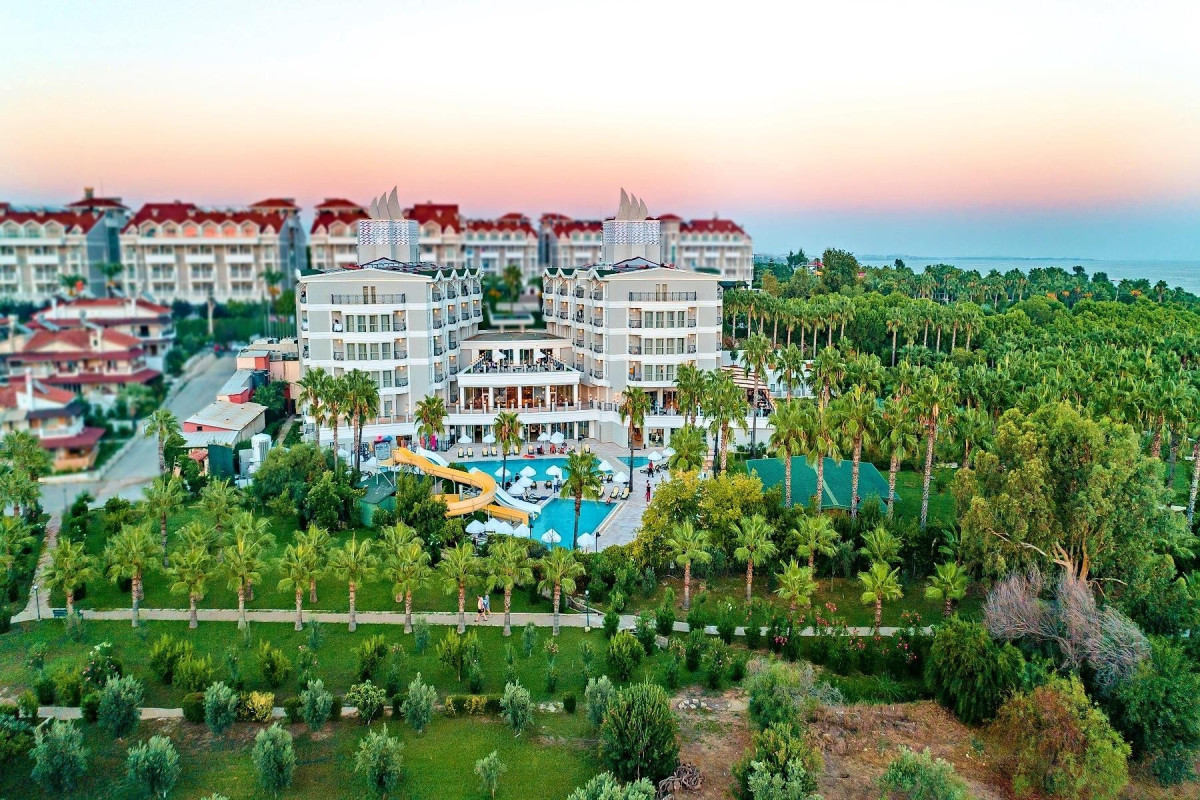 Royal Atlantis Beach