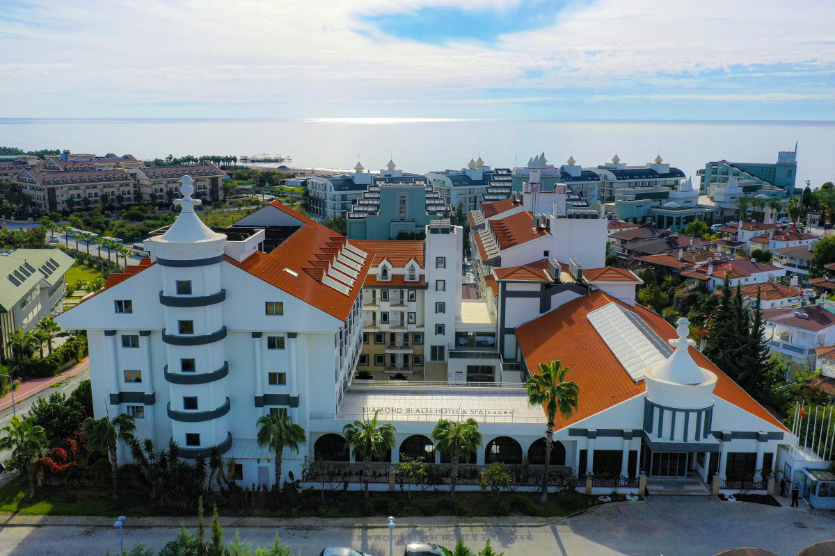 Side Aluna Hotel
