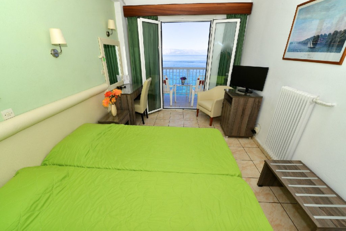 OASIS HOTEL PERAMA