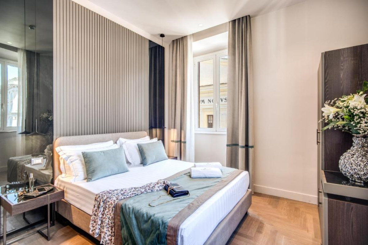 Hotel 77 Seventy-Seven
