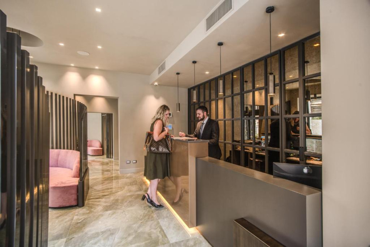 Hotel 77 Seventy-Seven