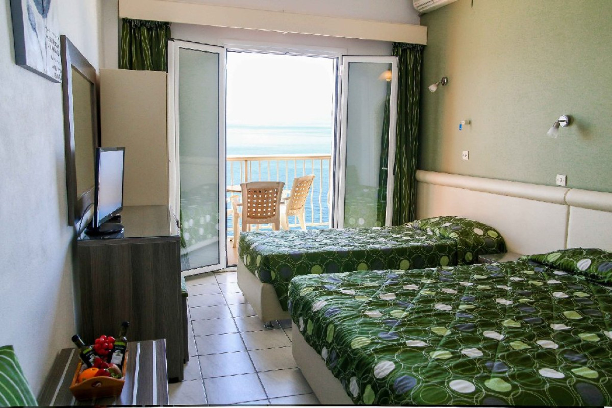 OASIS HOTEL PERAMA
