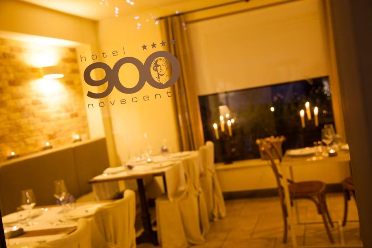 Hotel 900