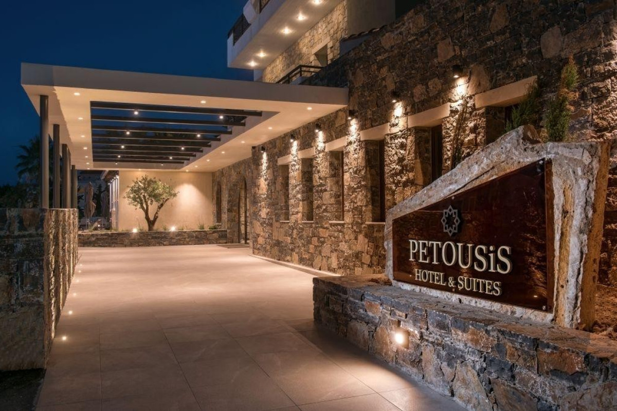 Petousis Hotel & Suites