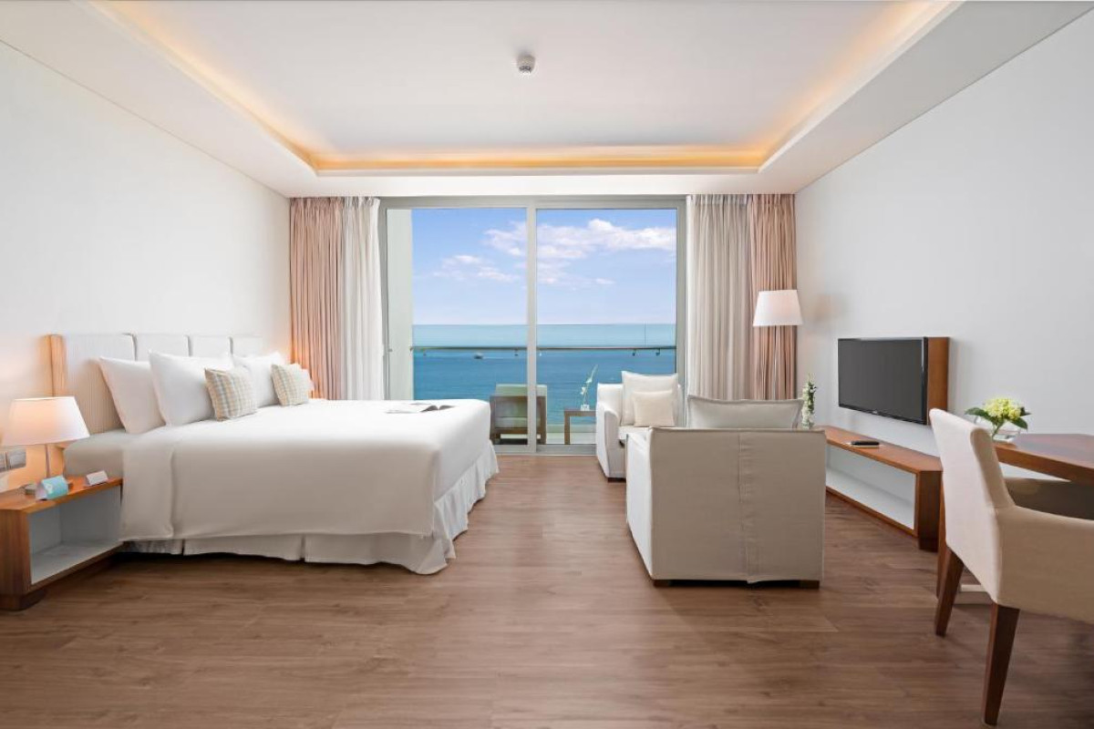 Hotel A La Carte Danang Beach