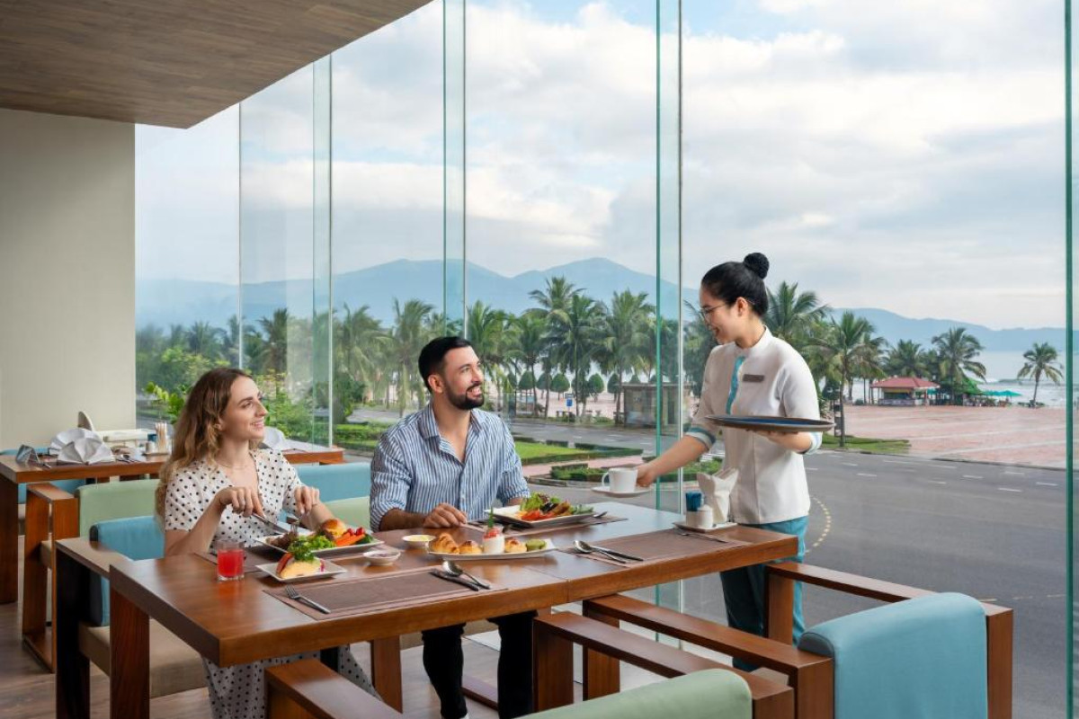 Hotel A La Carte Danang Beach