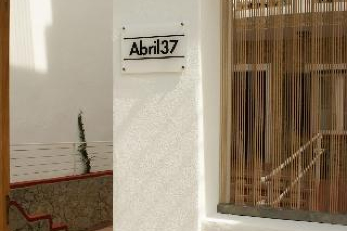 Hotel Abril 37