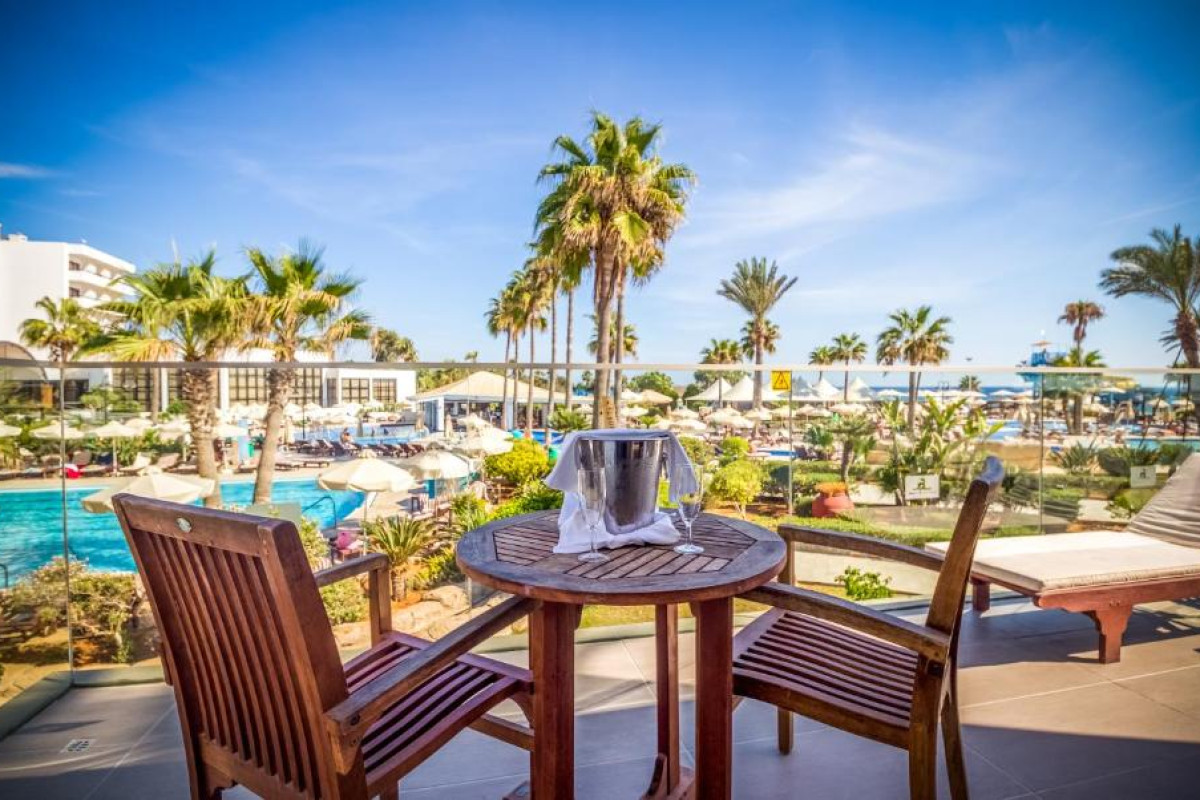 Hotel Adams Beach