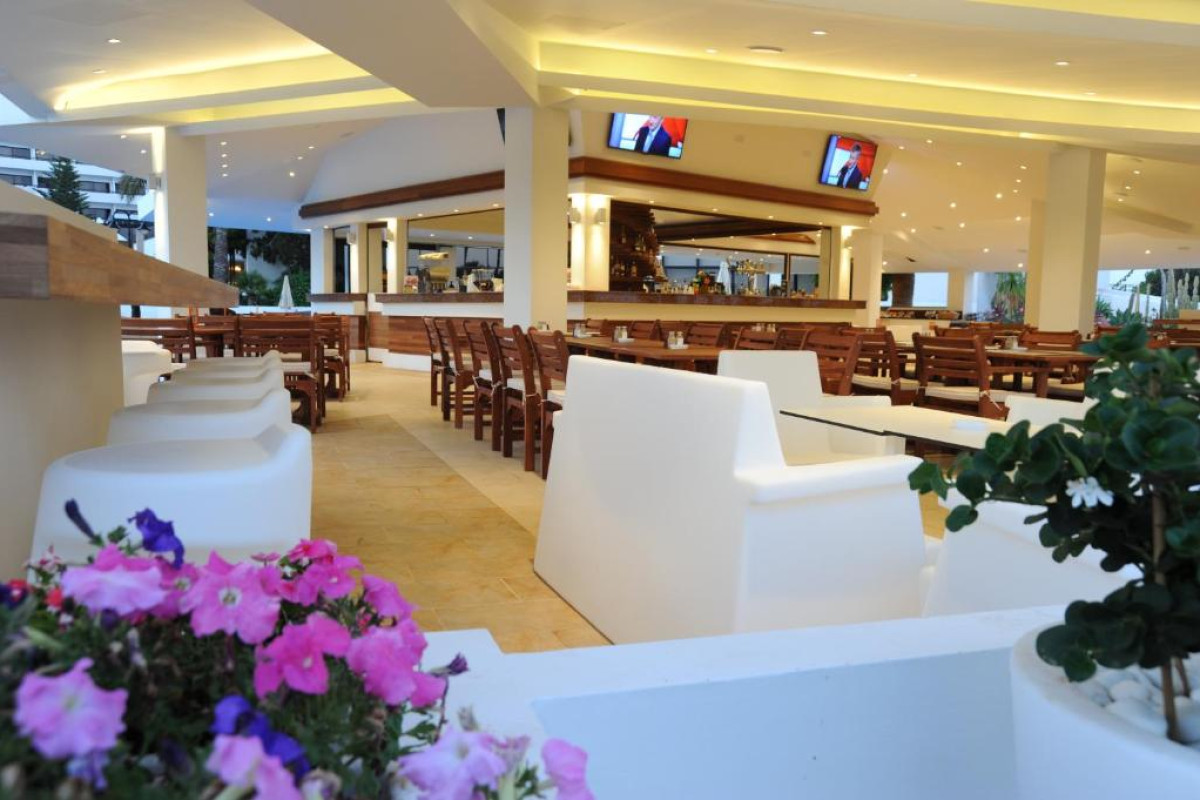 Hotel Adams Beach