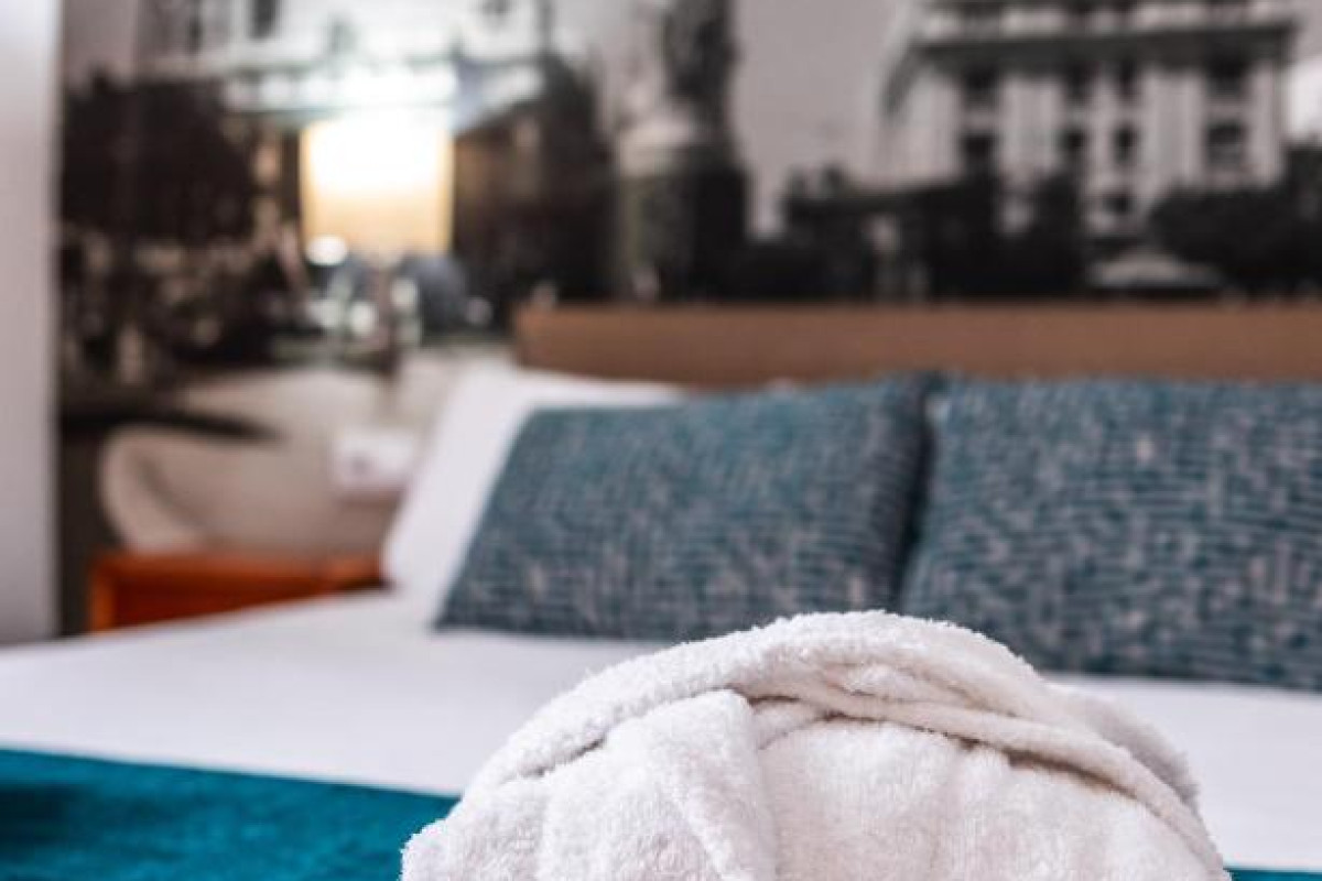 HOTEL ADONIS PLAZA