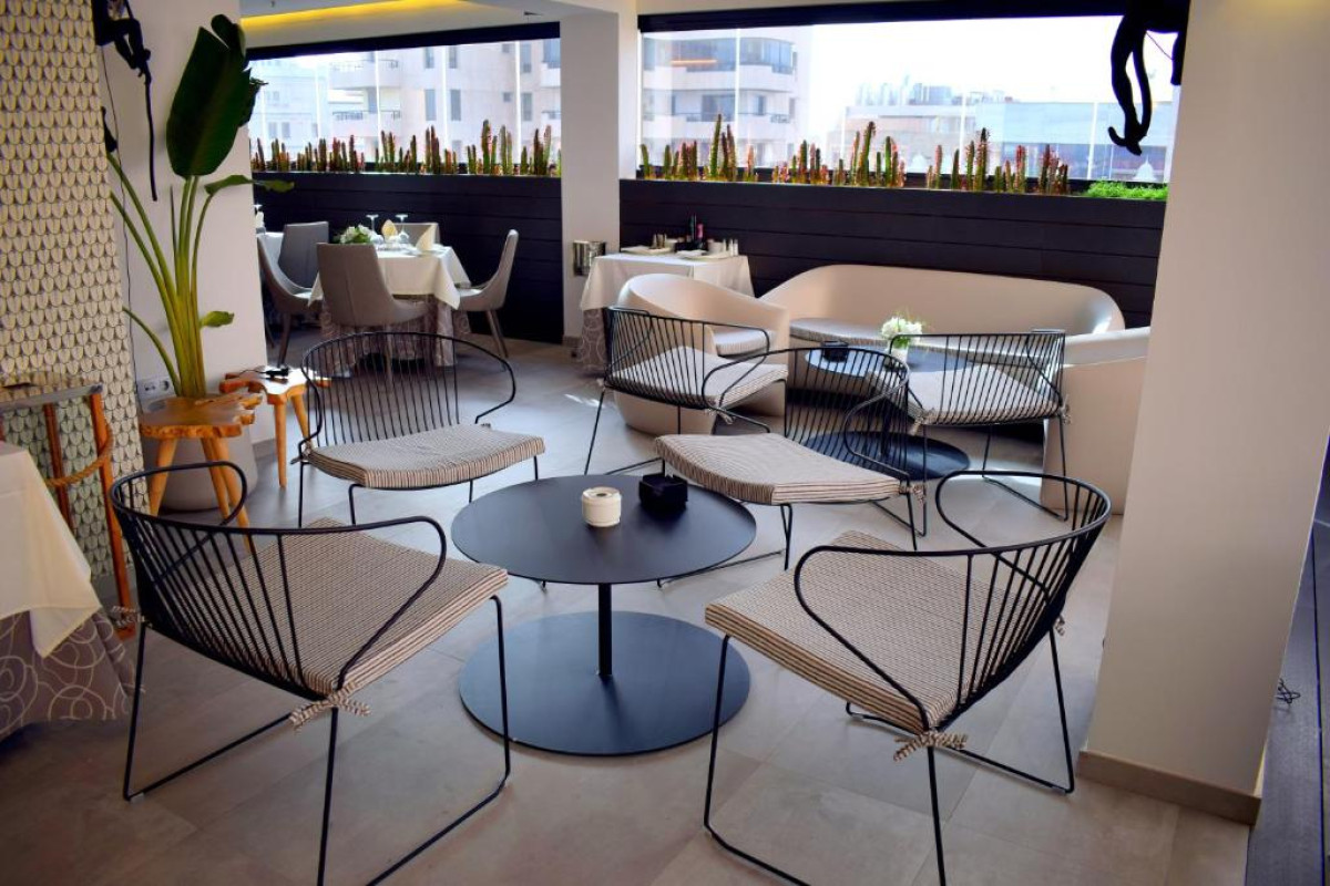 HOTEL ADONIS PLAZA