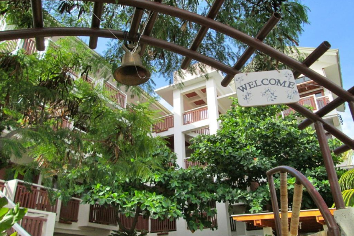 Hotel Agos Boracay Rooms + Beds