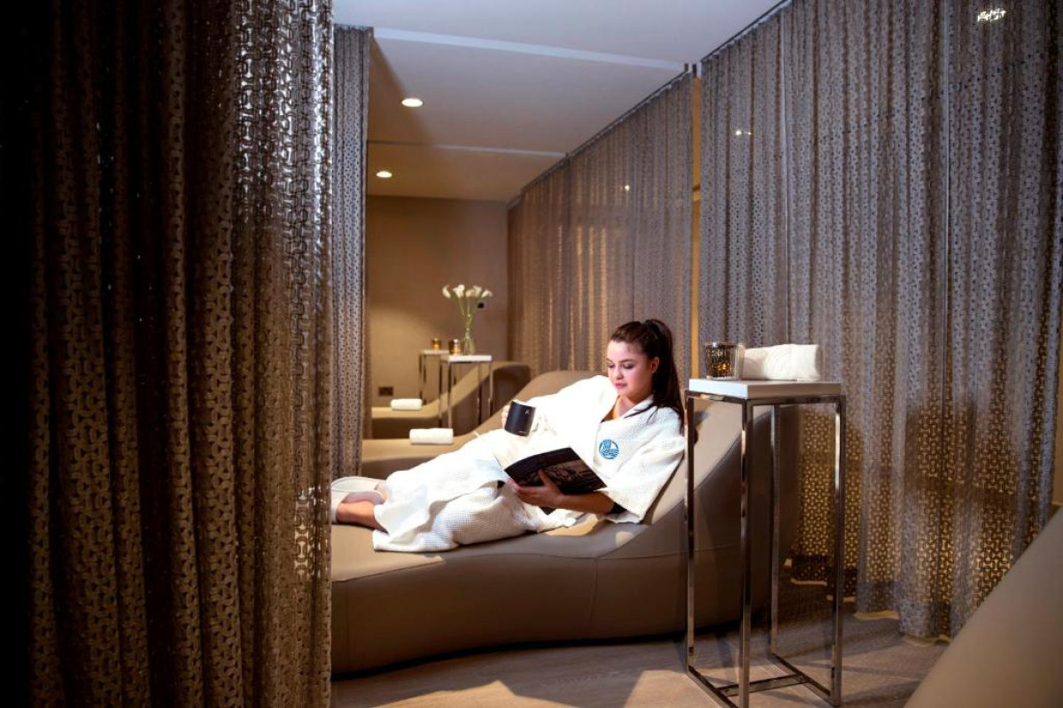 Hotel Al Maha Arjaan by Rotana