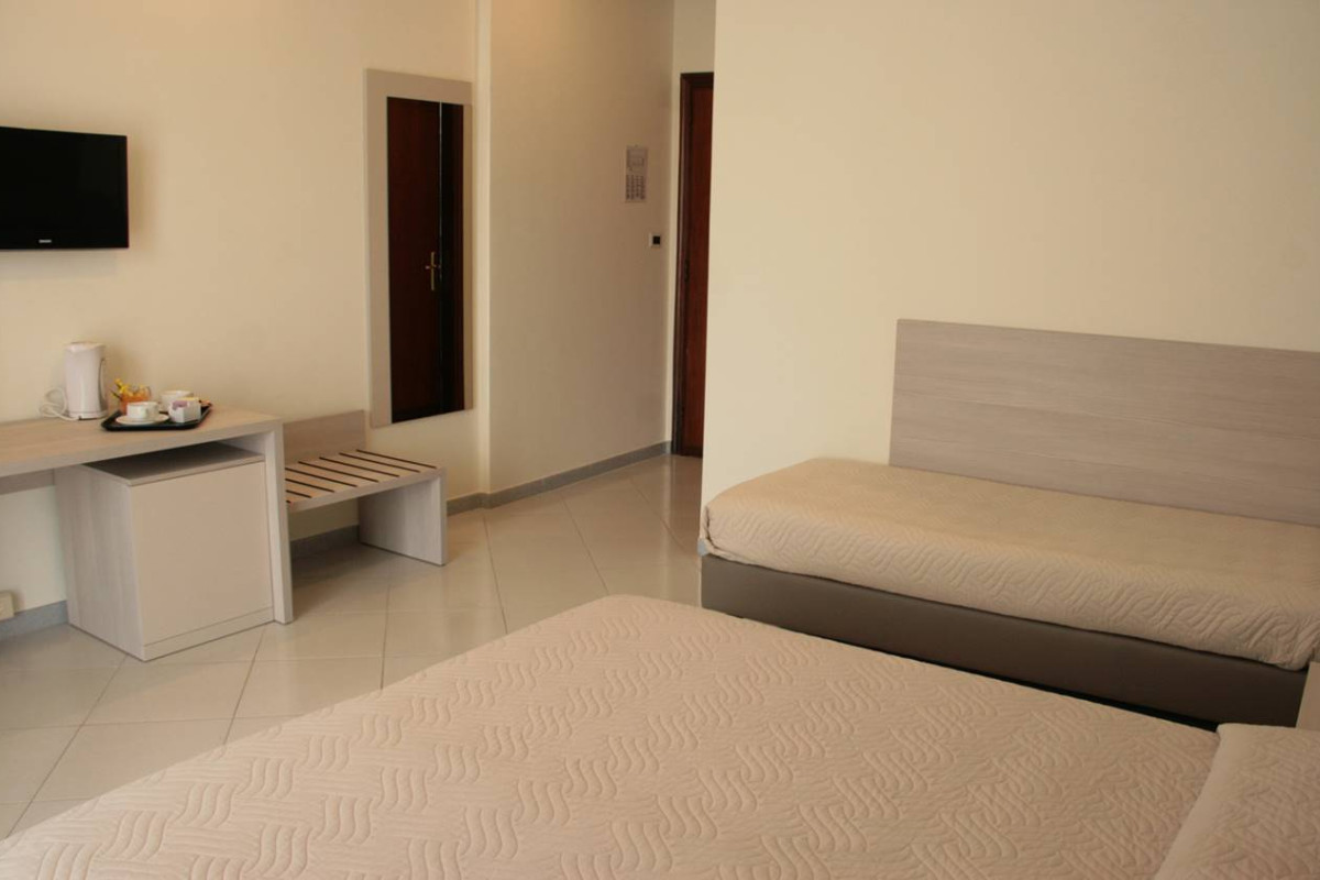 HOTEL ALEXANDER