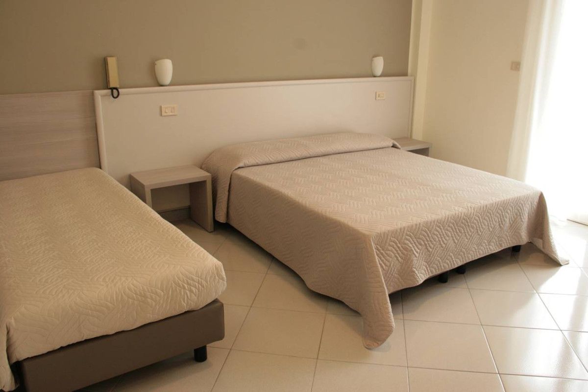 HOTEL ALEXANDER
