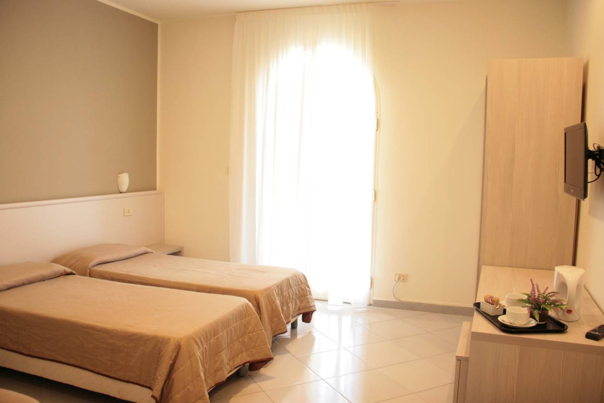 HOTEL ALEXANDER