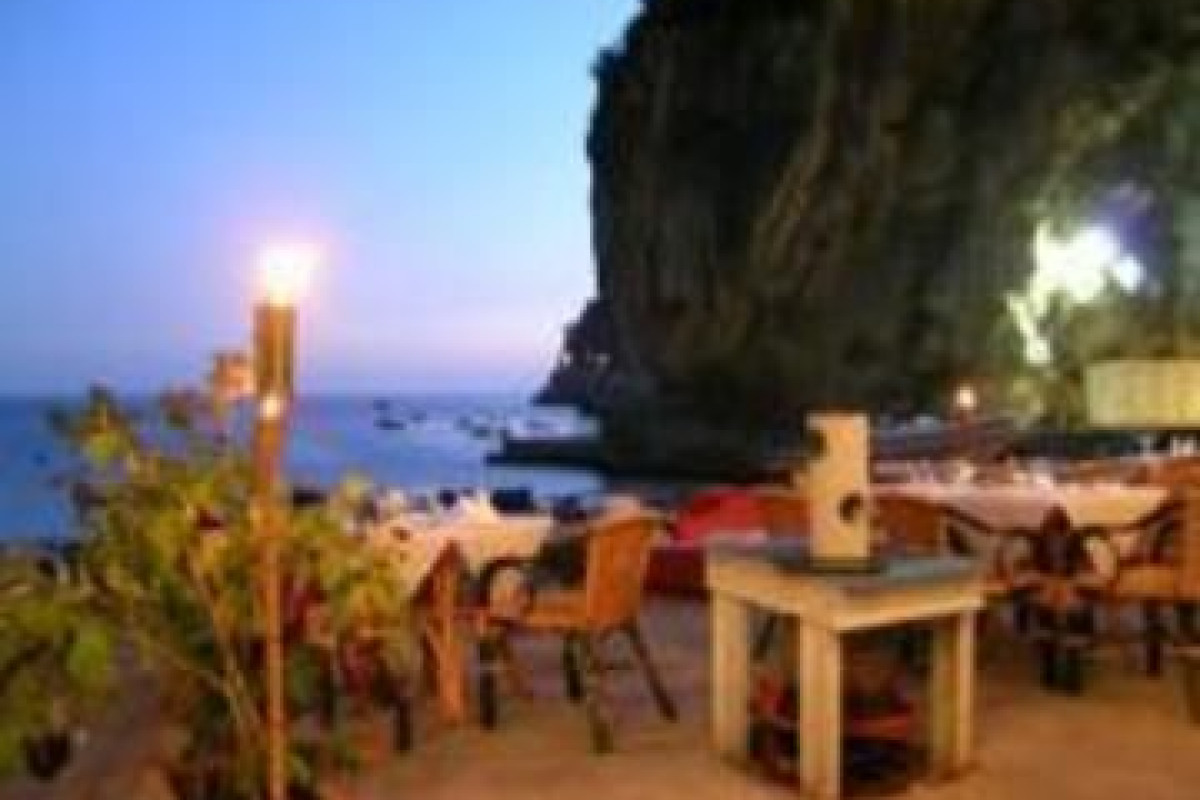 HOTEL ALFONSO A MARE
