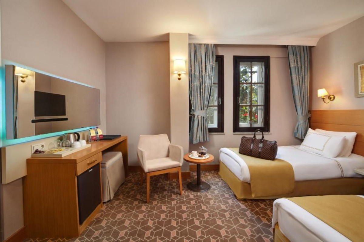 Almina Hotel