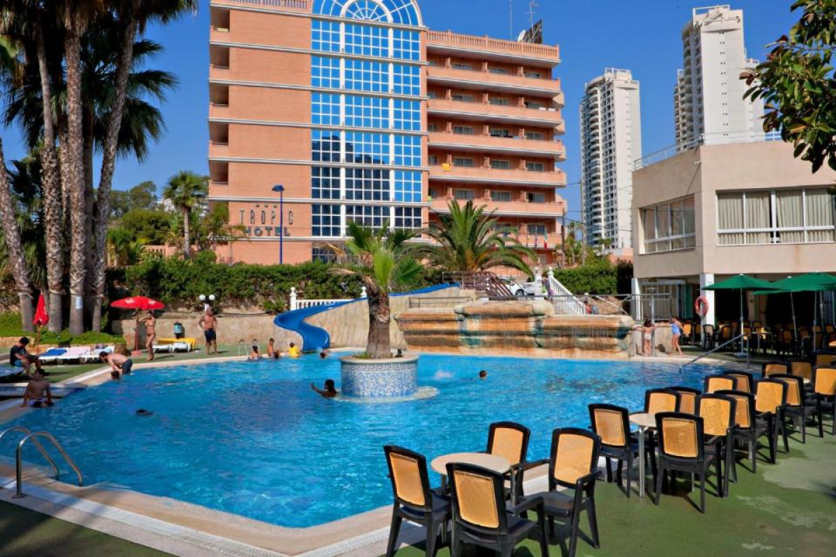 Hotel Alone