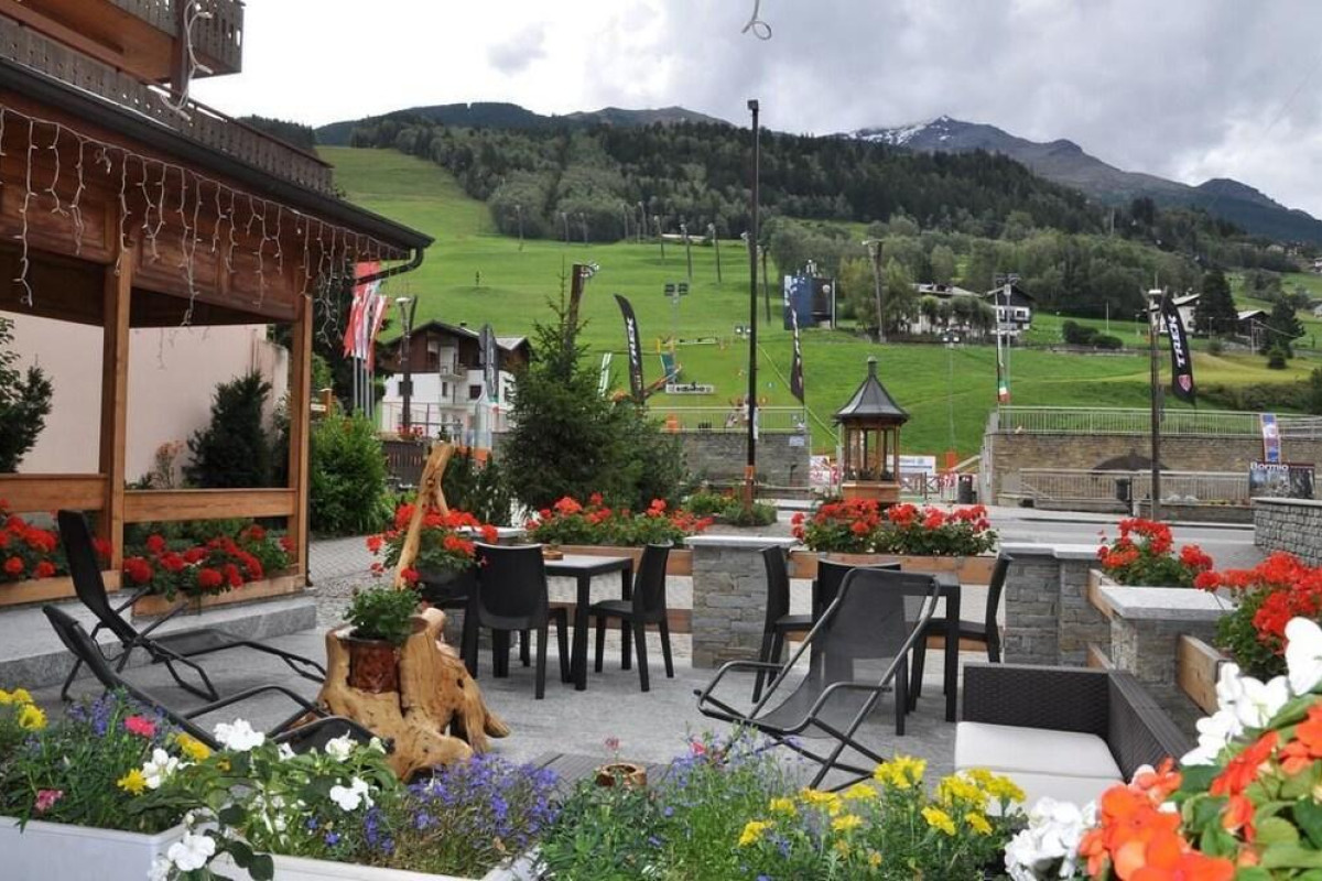 Hotel Ambassador Chalet