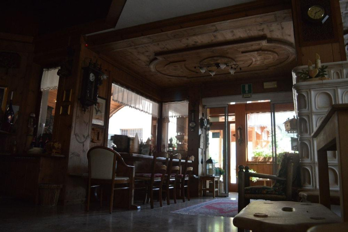 Hotel Ambassador Chalet