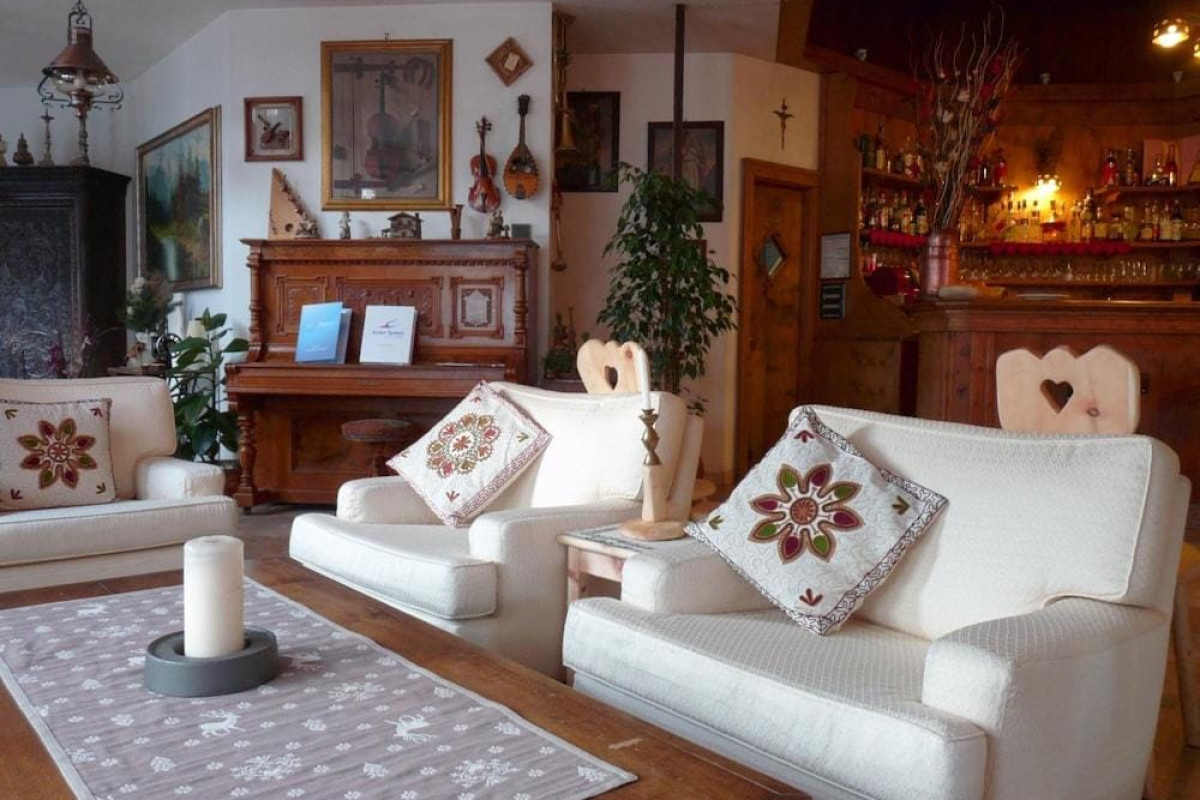 Hotel Ambassador Chalet