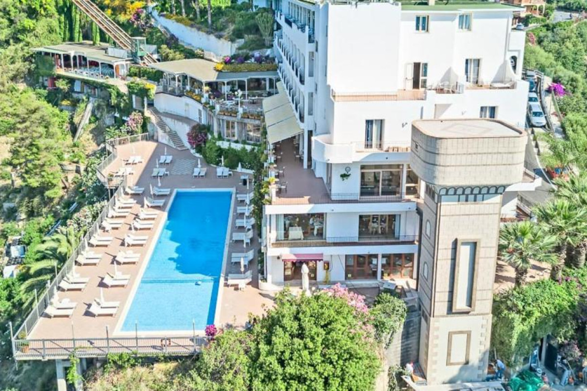 Hotel Antares