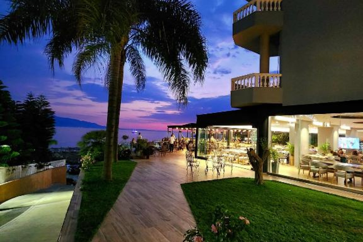 Hotel Apollon