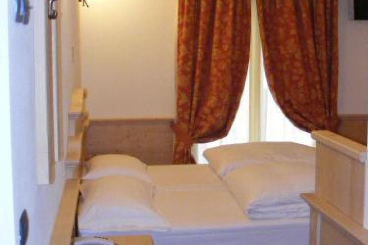 Hotel Arisch