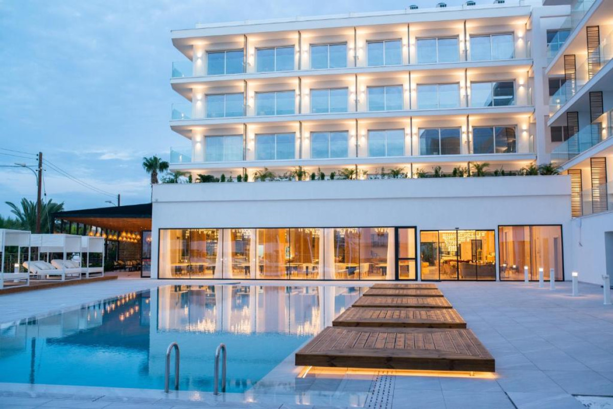 AT HERBAL HOTEL (Protaras)