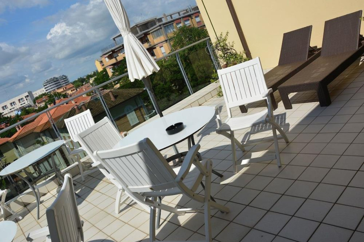 HOTEL ATHENA